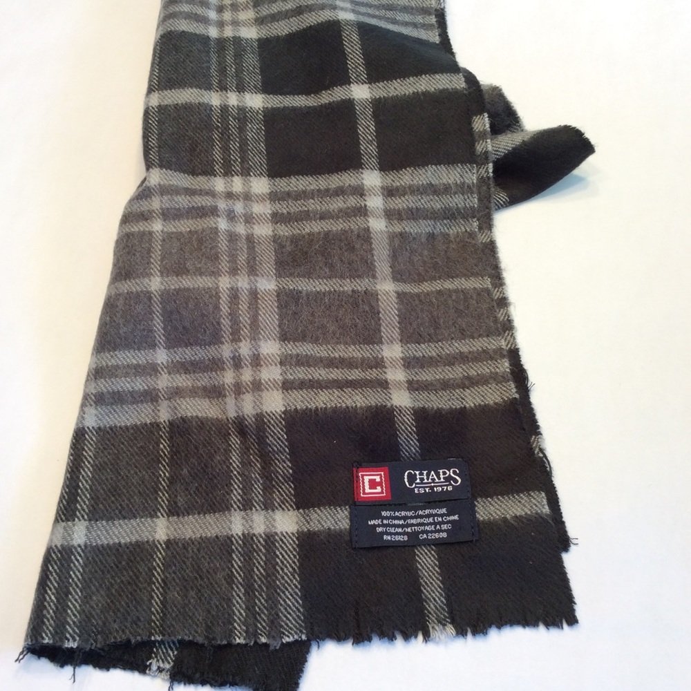 Chaps Black &. White Scarf